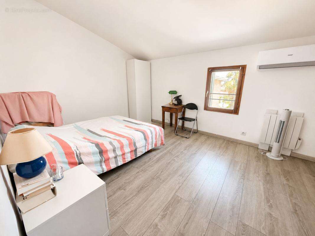 Appartement à SAINT-LAURENT-D'AIGOUZE