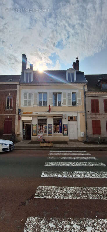 Appartement à VILLENEUVE-L'ARCHEVEQUE