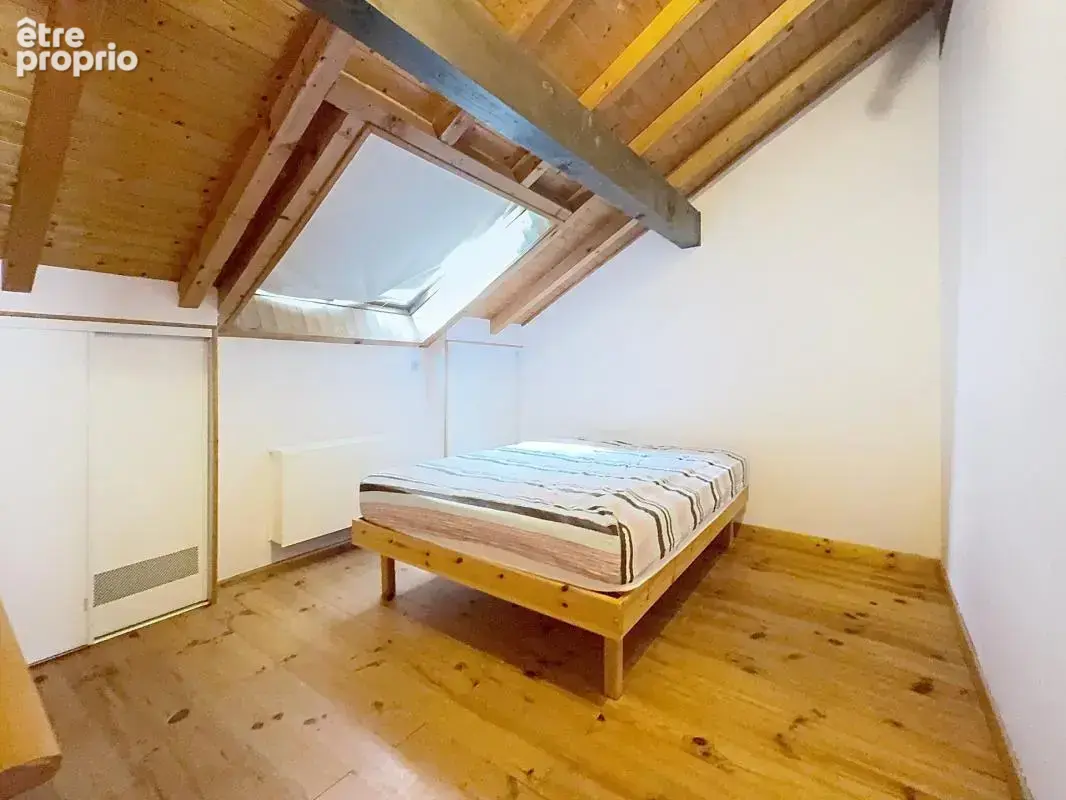 Maison mitoyenne de 168 m² avec dépendance de 180 m² - photo 12