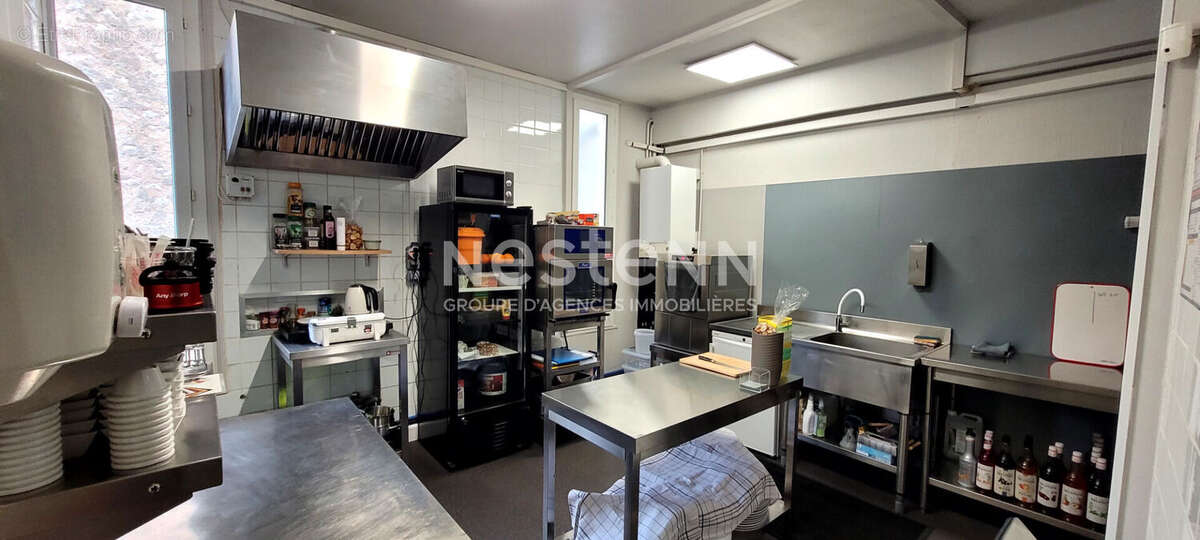 Bar à thème bien situé avec terrasse, clientèle régulière - photo 4