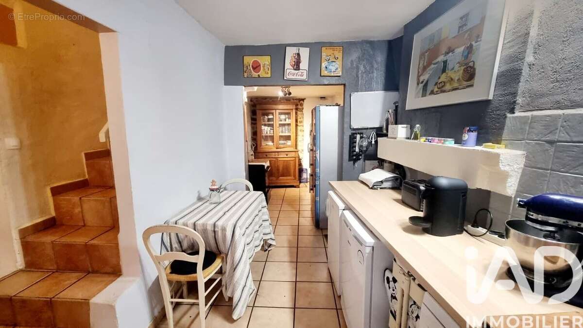 Maison 126 m² à Saint-Maximin-La-Sainte-Baume  - photo 2