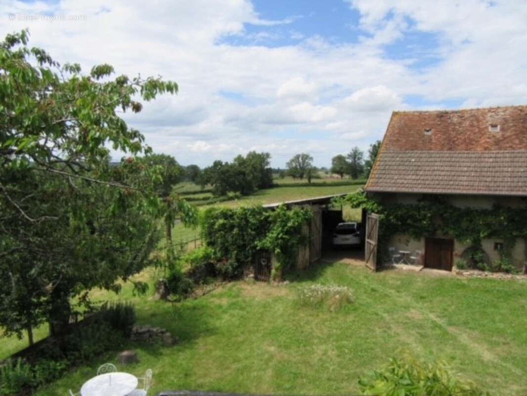 Maison à CHAROLLES