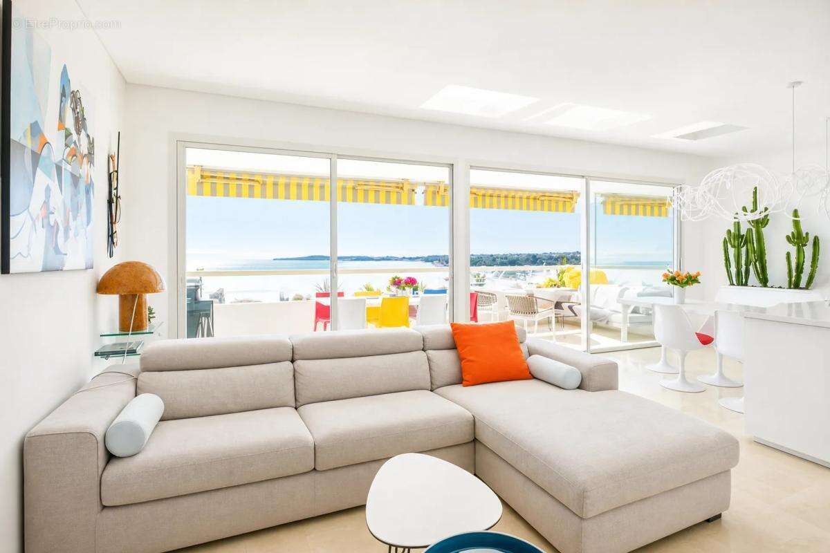 Appartement à VILLENEUVE-LOUBET