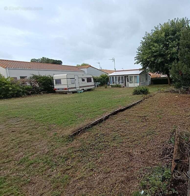 Terrain à LA PLAINE-SUR-MER