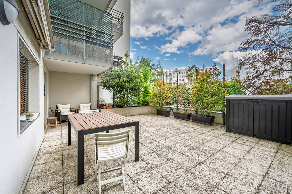 Appartement à ISSY-LES-MOULINEAUX