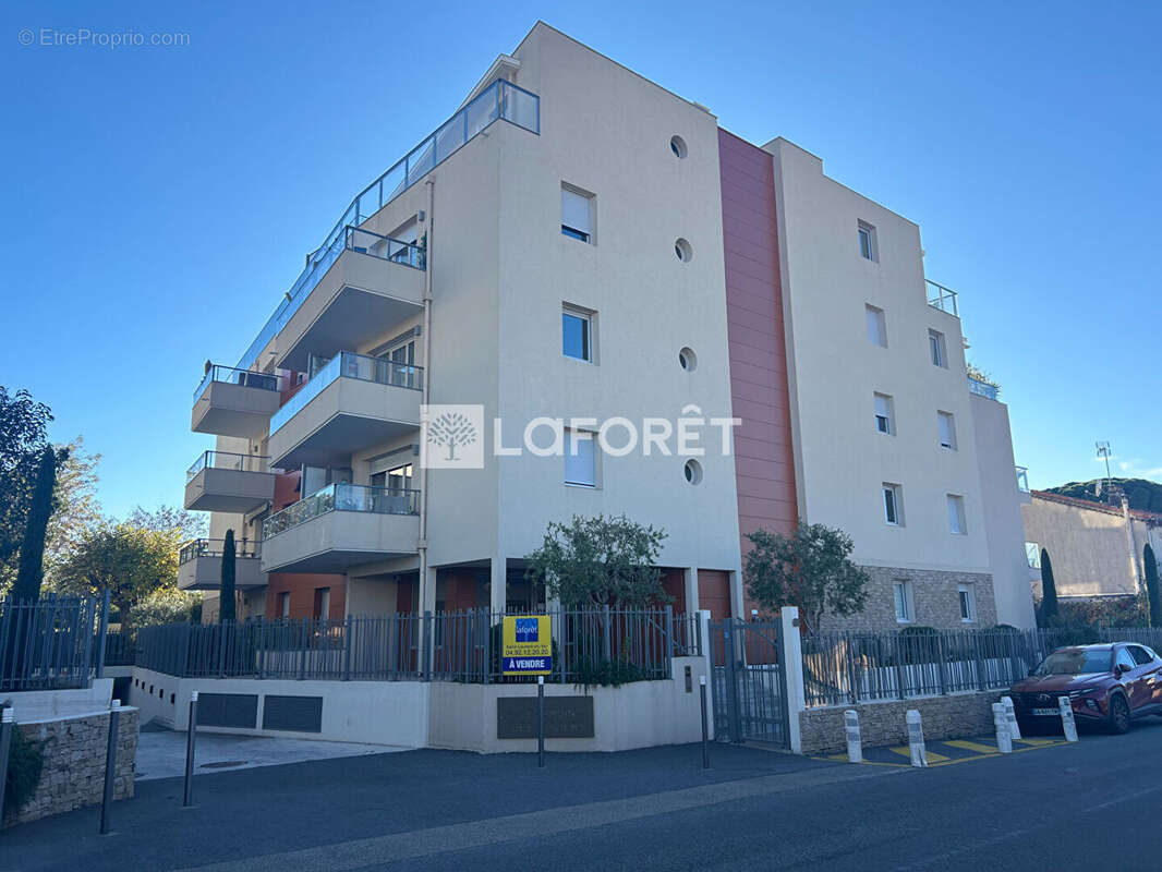 Appartement à SAINT-LAURENT-DU-VAR