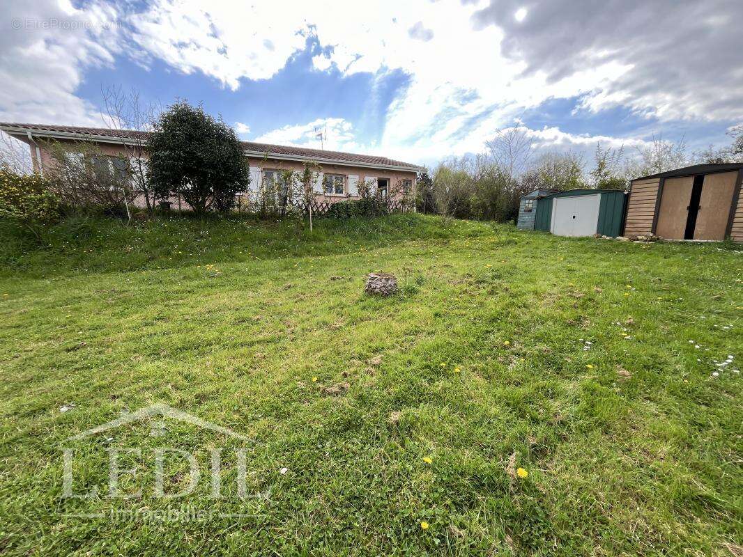 Maison à CASTERA-VERDUZAN