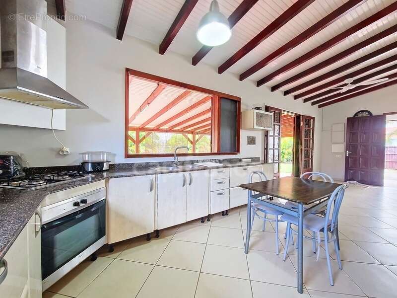 Maison à CAPESTERRE-BELLE-EAU