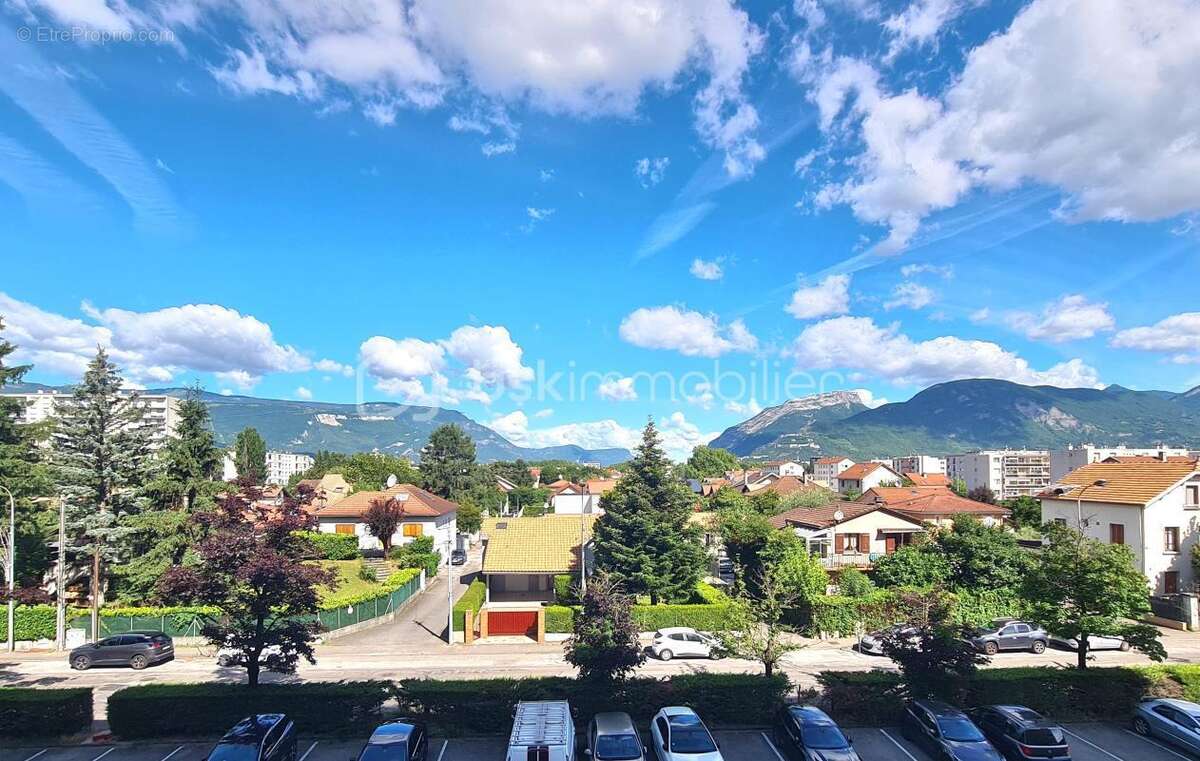 Appartement à SAINT-MARTIN-D'HERES