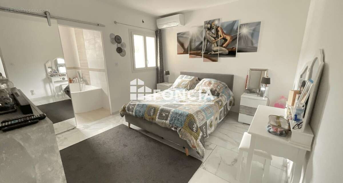 Appartement à LE ROVE