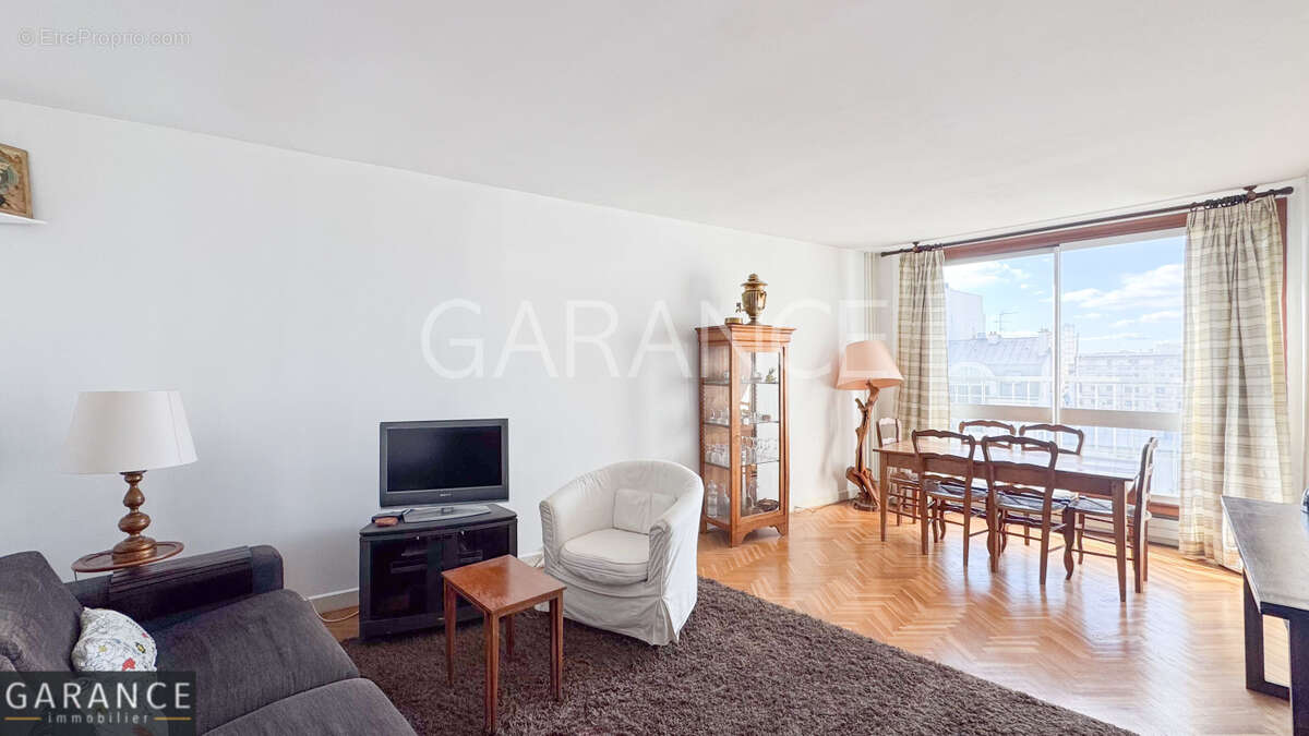 Appartement à PARIS-14E