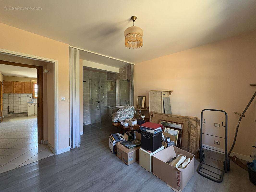 A vendre RIEC SUR BELON (29340) Maison 8 pièces 5 chambres 1 bureau 141 m2 - photo 8