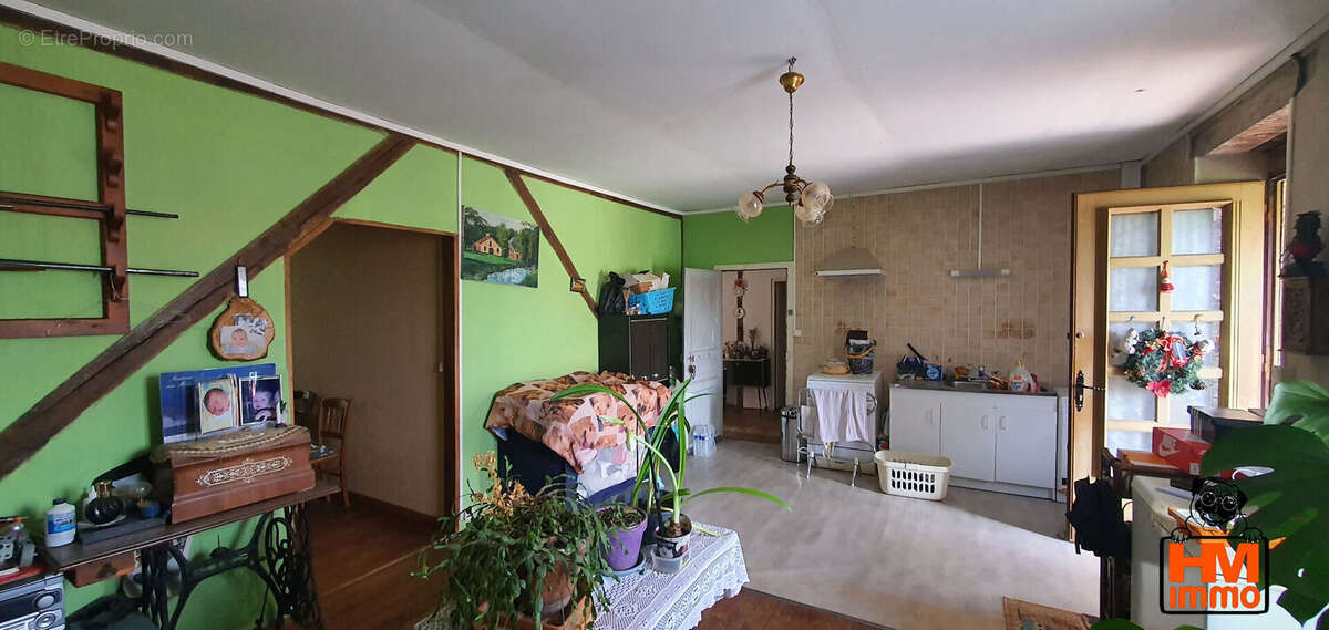 Maison à ANGOISSE