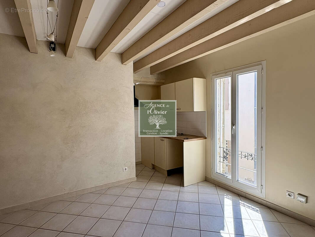 Appartement à FOURQUES
