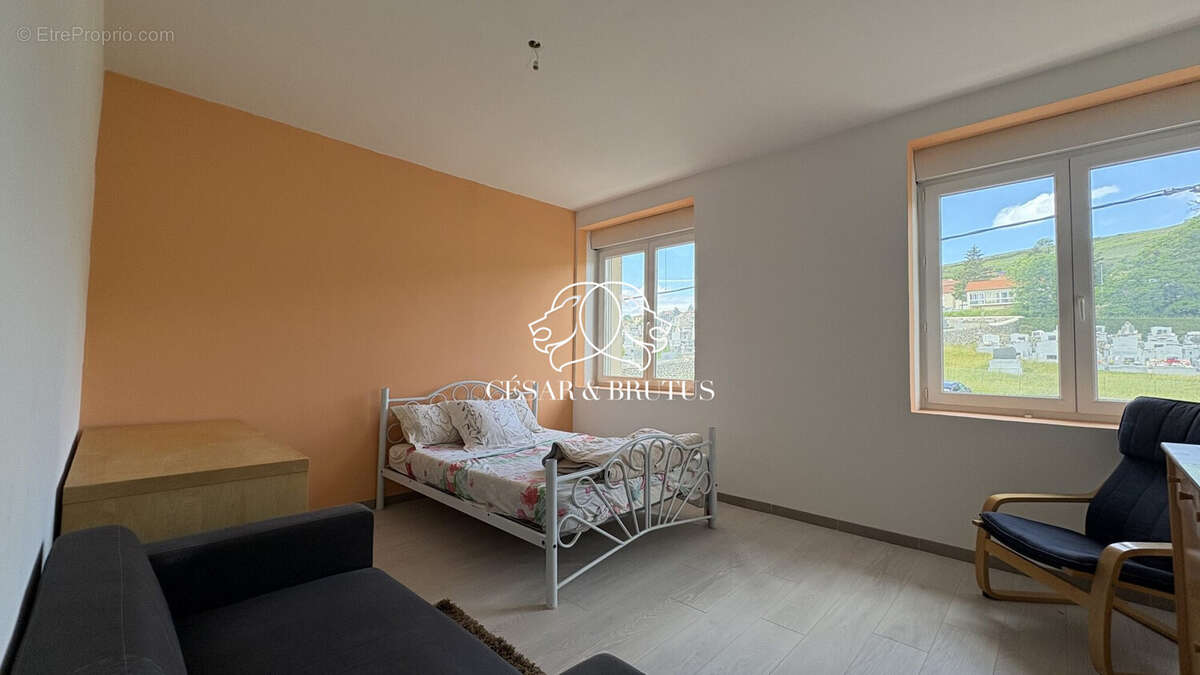Appartement 145 m² à Le Monastier-Sur-Gazeille  - photo 8