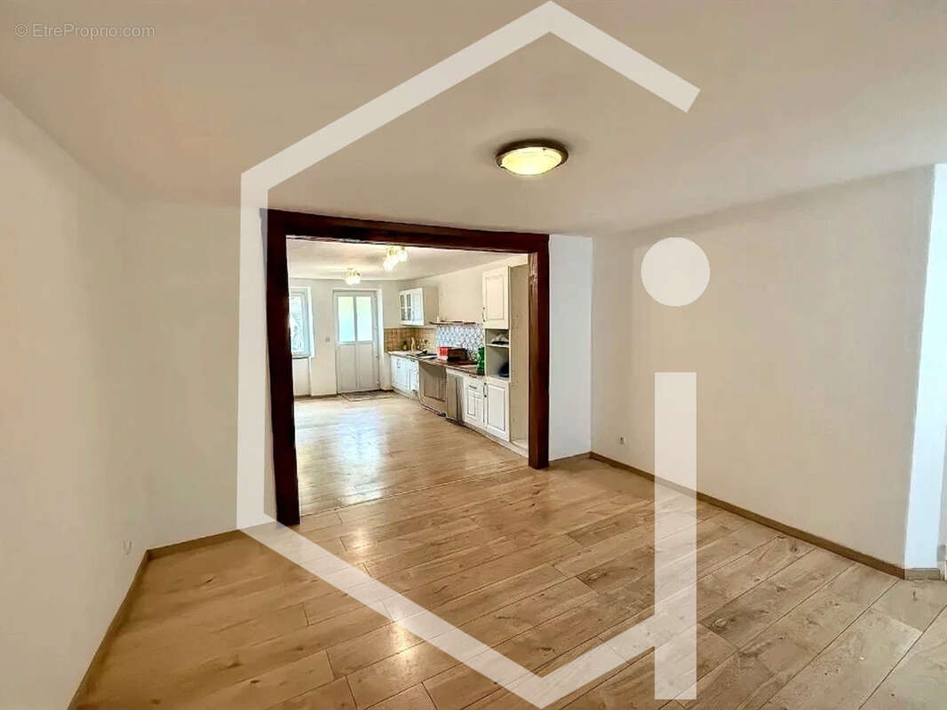 Maison à COSNE-COURS-SUR-LOIRE