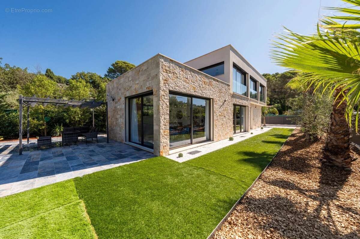 Maison à MOUGINS