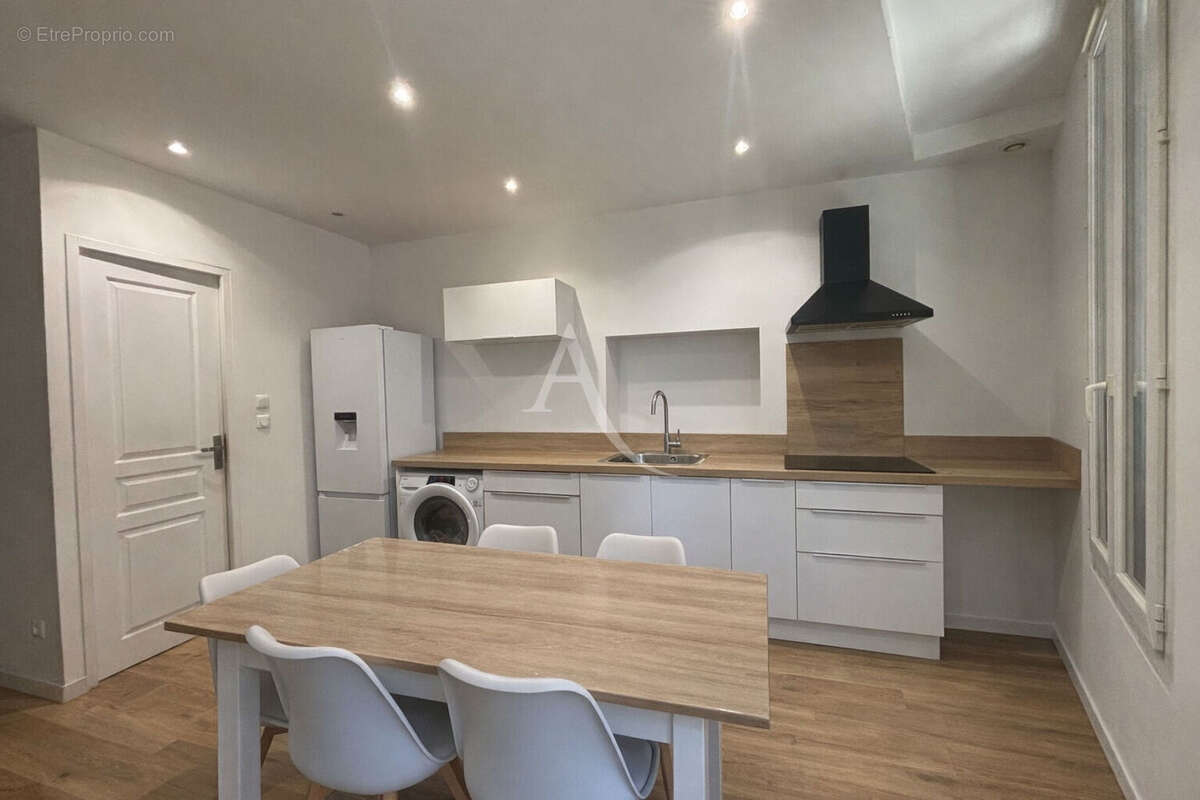 Appartement type 2 rénové centre village rians - photo 3