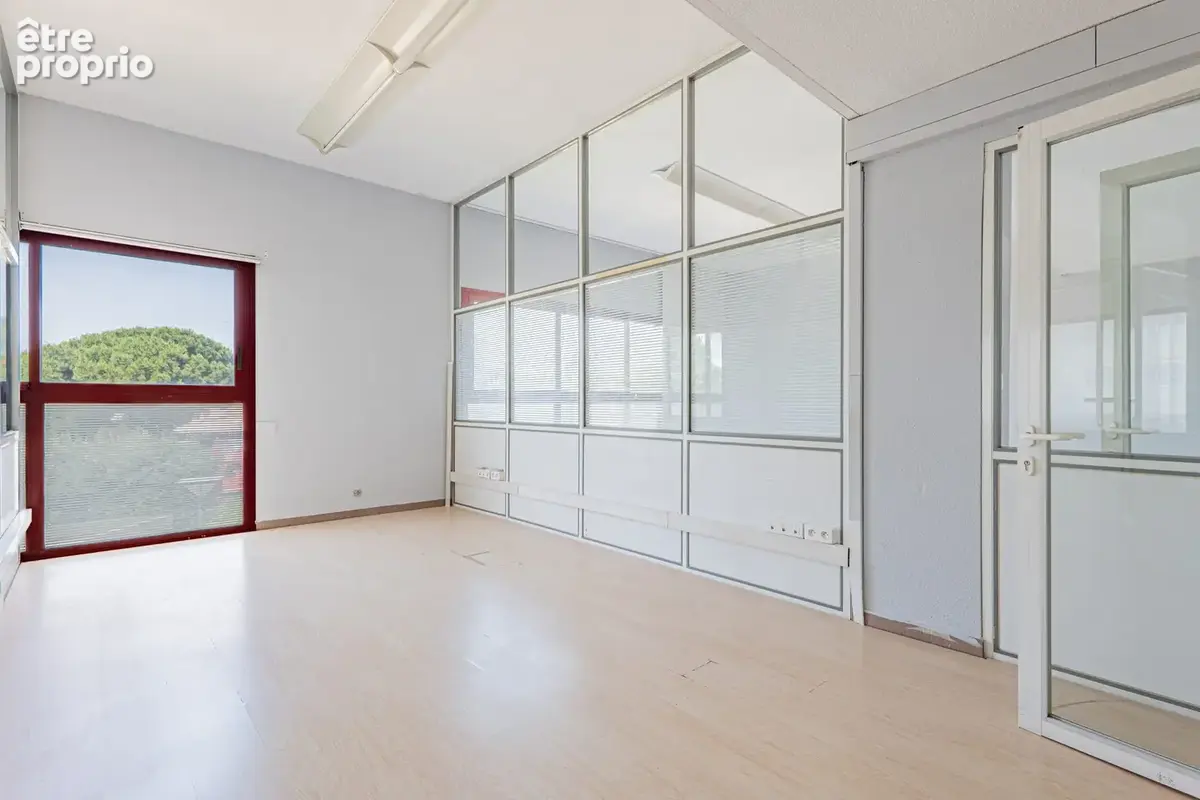 Commerce 150 m² à vendre à Saint-Laurent-Du-Var (06700) - photo 6