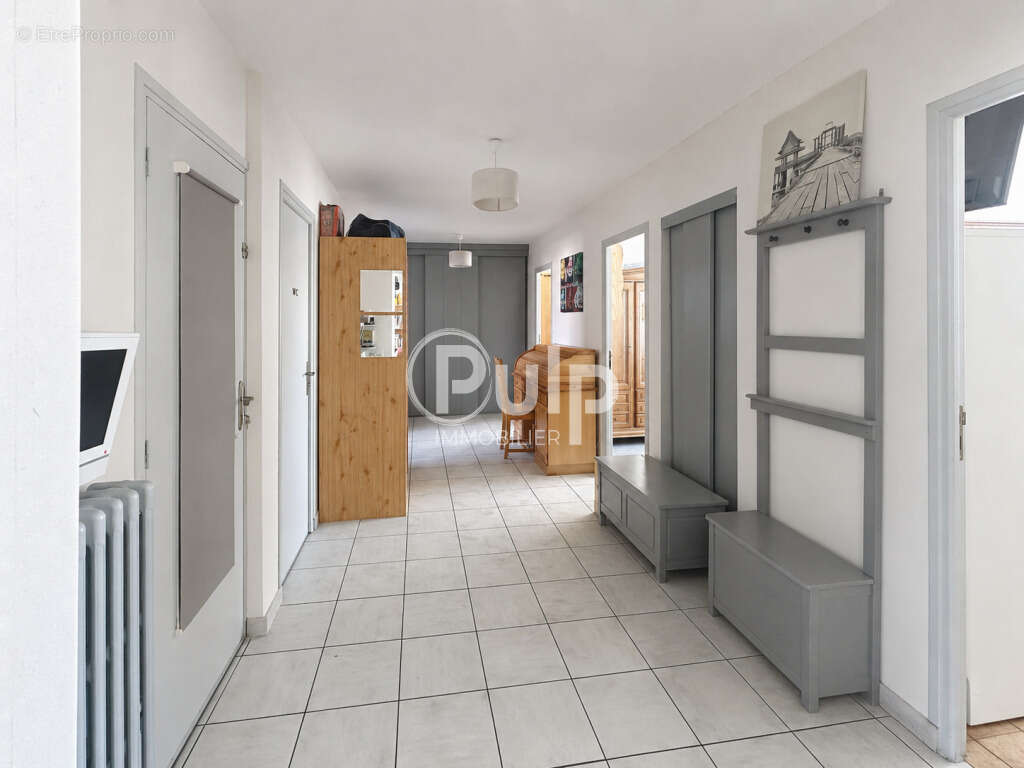 local commercial, appartement et hangar - Centre-ville de Frévent - photo 5