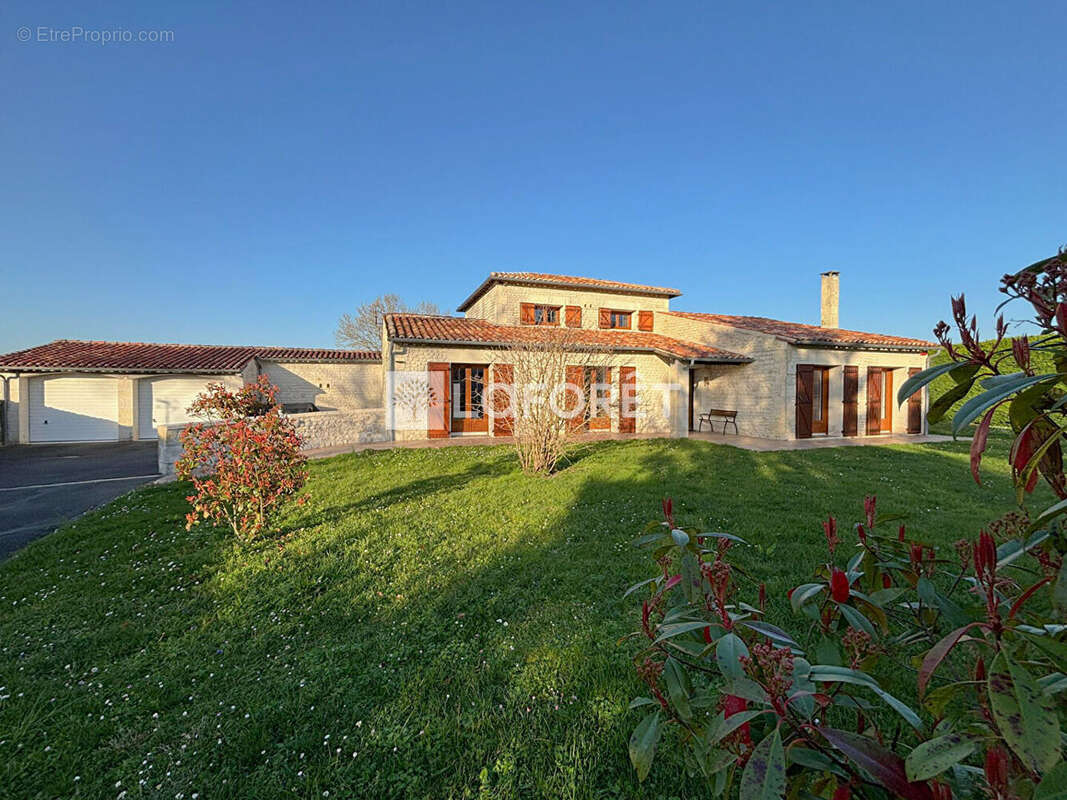Maison à CHERMIGNAC