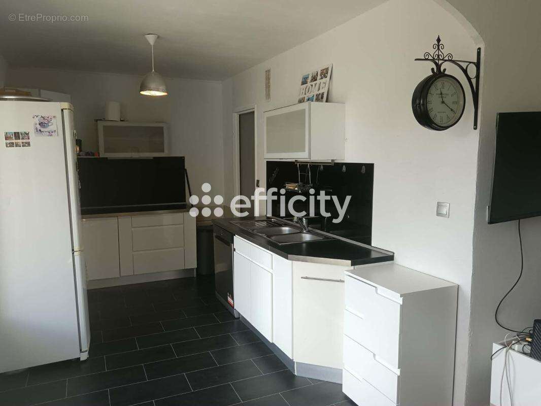 Appartement à SURY-LE-COMTAL