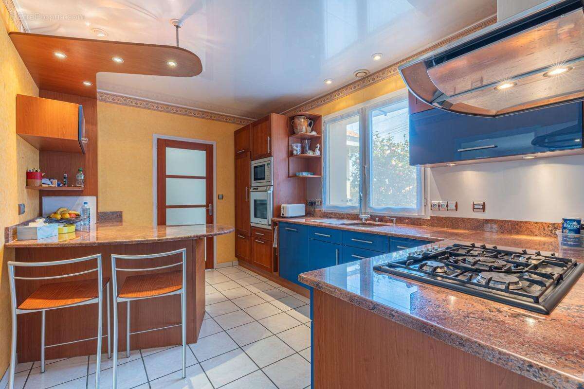 Maison à SAINT-JUNIEN