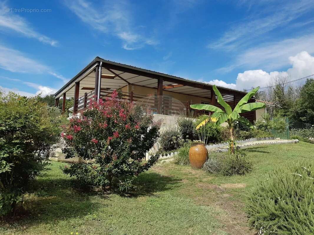 Maison à VILLENEUVE-DE-RIVIERE