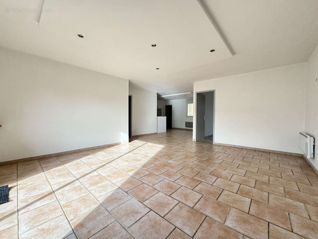 Maison à BARBEZIEUX-SAINT-HILAIRE