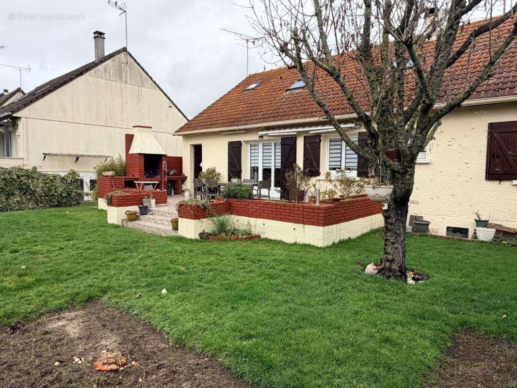 Maison à MOUSSY-LE-VIEUX