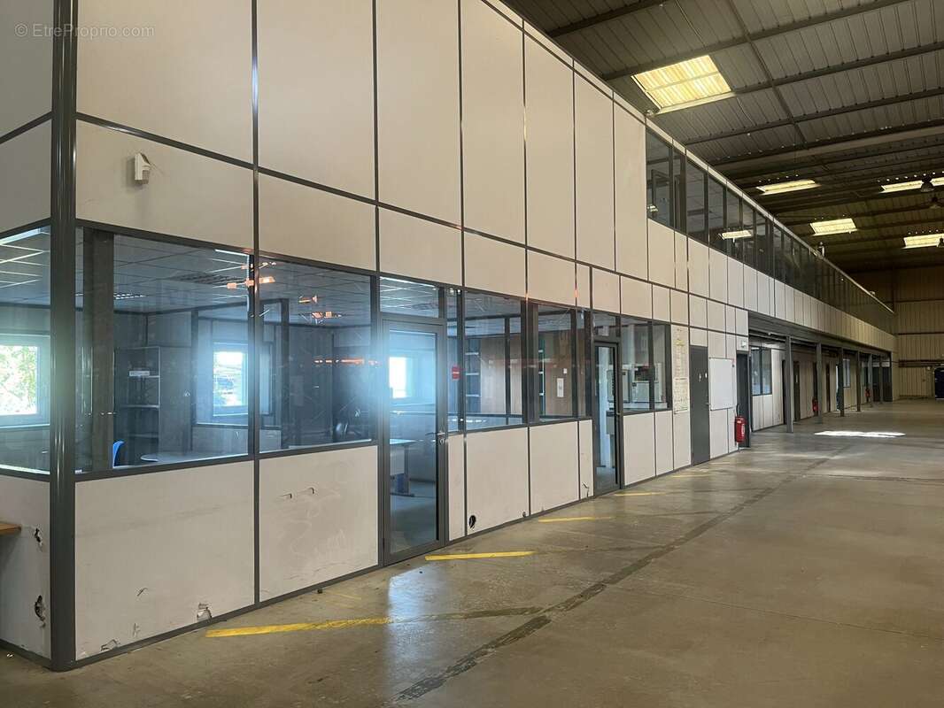 Commerce à SAINT-JUST-SAINT-RAMBERT