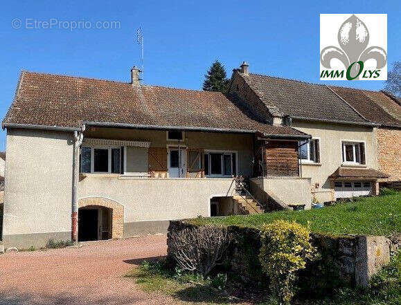 Maison à ETRIGNY