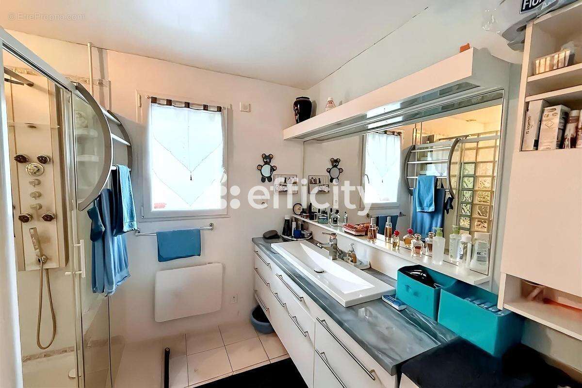 Maison à SAUZE-VAUSSAIS