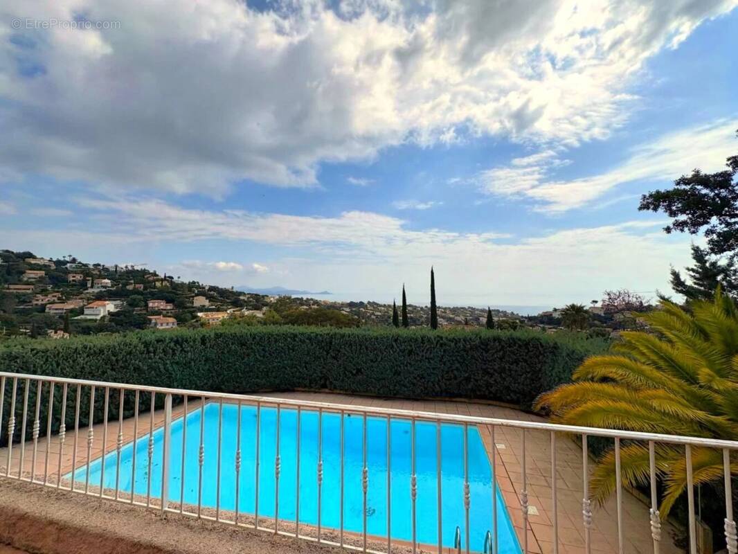 Maison à ROQUEBRUNE-SUR-ARGENS