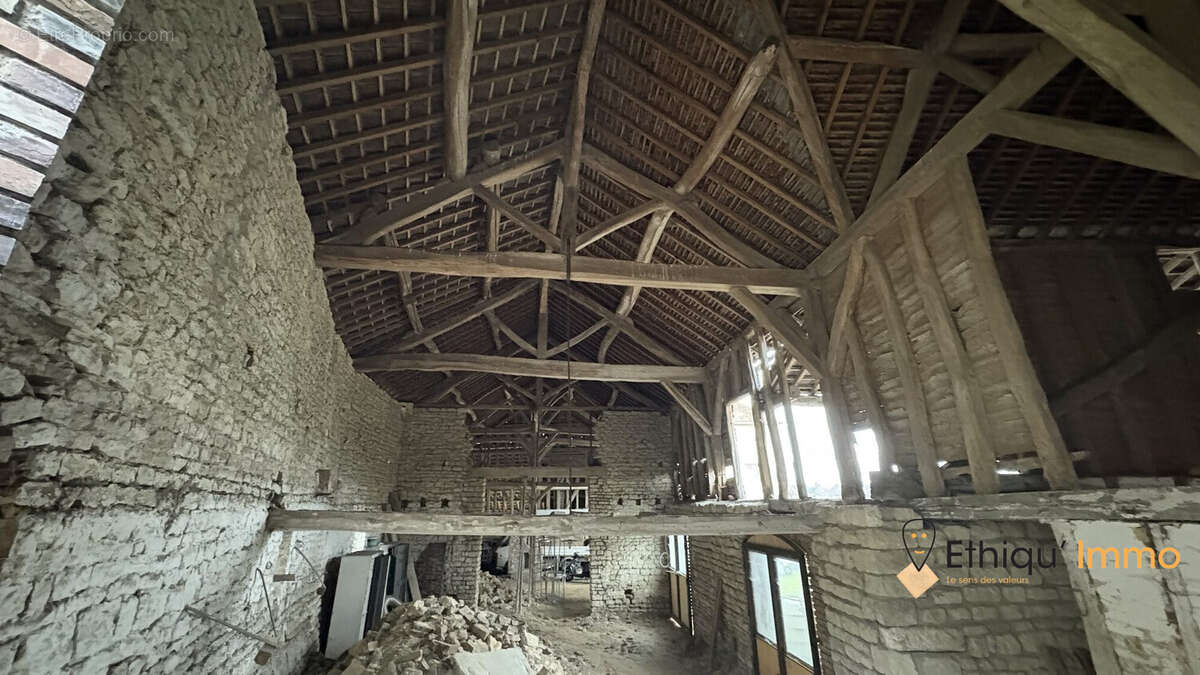 Appartement à VENDEUVRE-SUR-BARSE