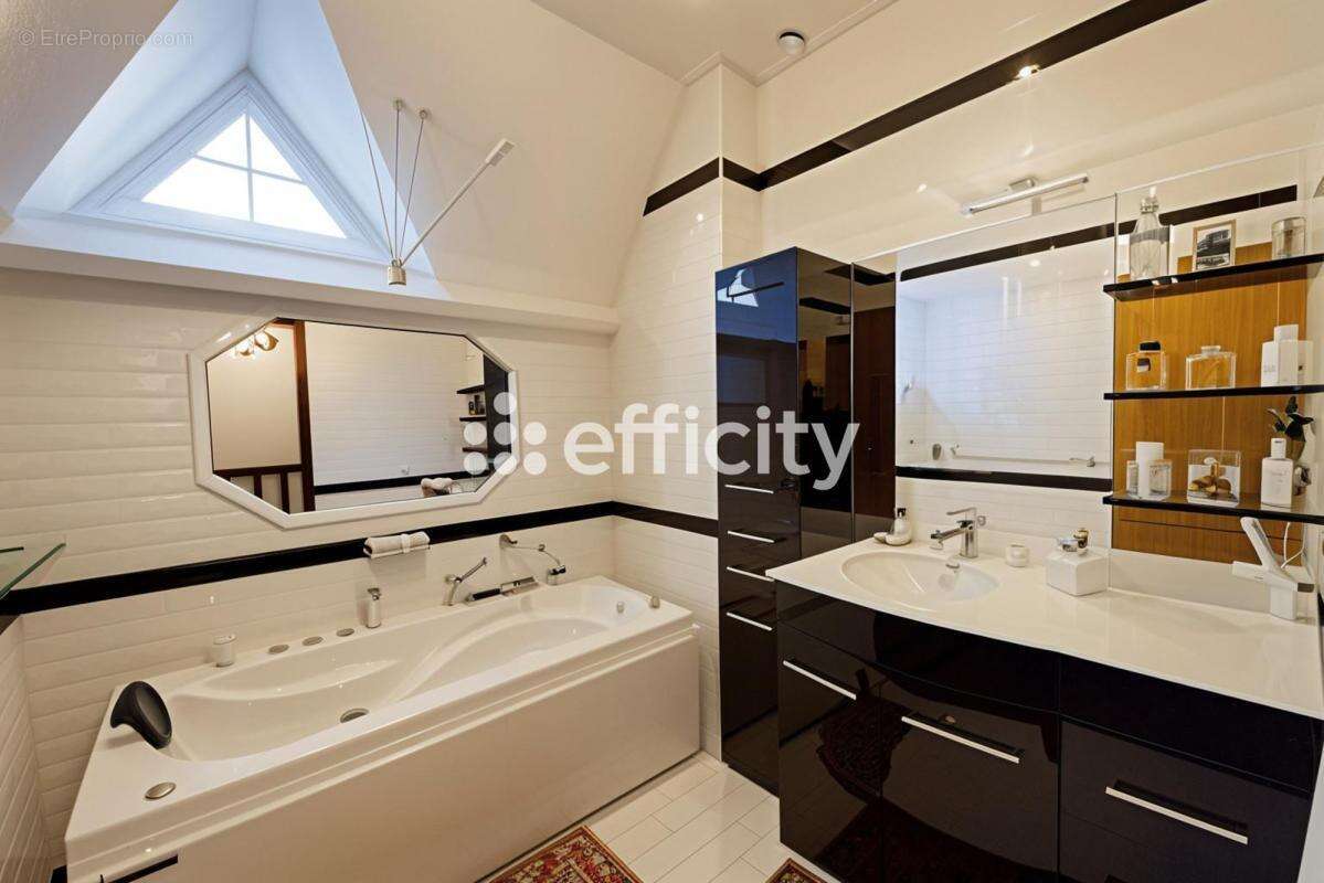 Maison à BERCHERES-SAINT-GERMAIN