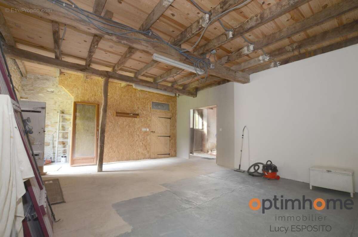  Spacieuse maison de campagne aux multiples possibilités – Saint-Christophe, Charente  - photo 38