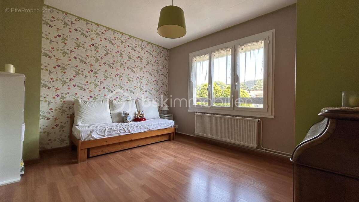 Maison mitoyenne T5 de 95 m² avec jardin  – Rue Lucien-Sampaix, Échirolles - photo 15