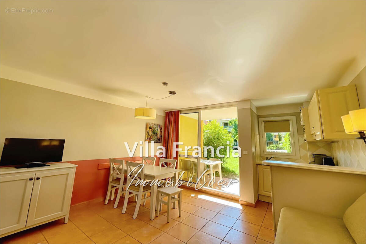 Appartement à MANDELIEU-LA-NAPOULE