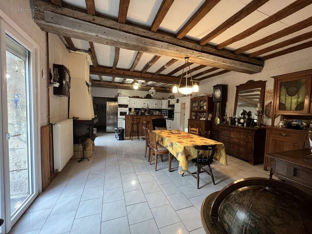 Maison à MEZIDON-CANON