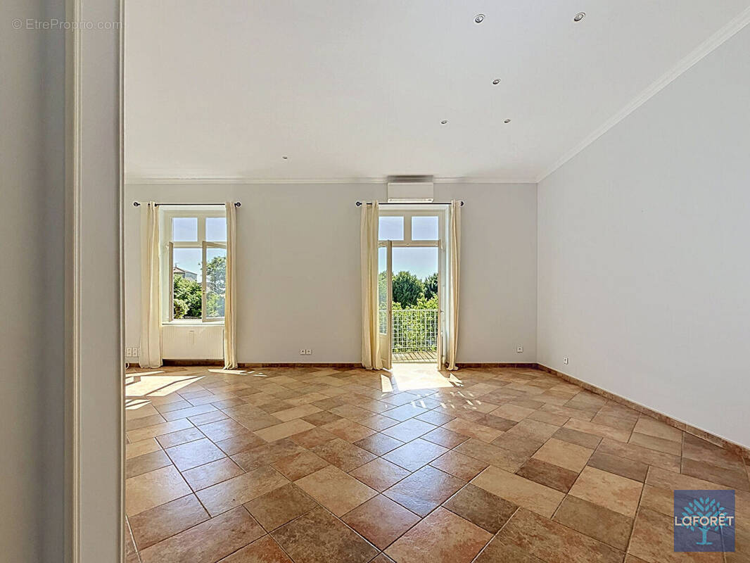 Appartement à SAINTE-FOY-LES-LYON