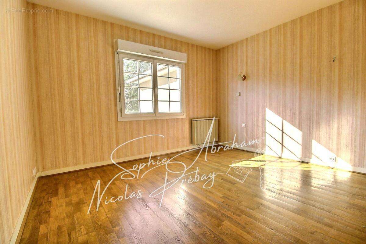 Maison à BAZOCHES-LES-GALLERANDES