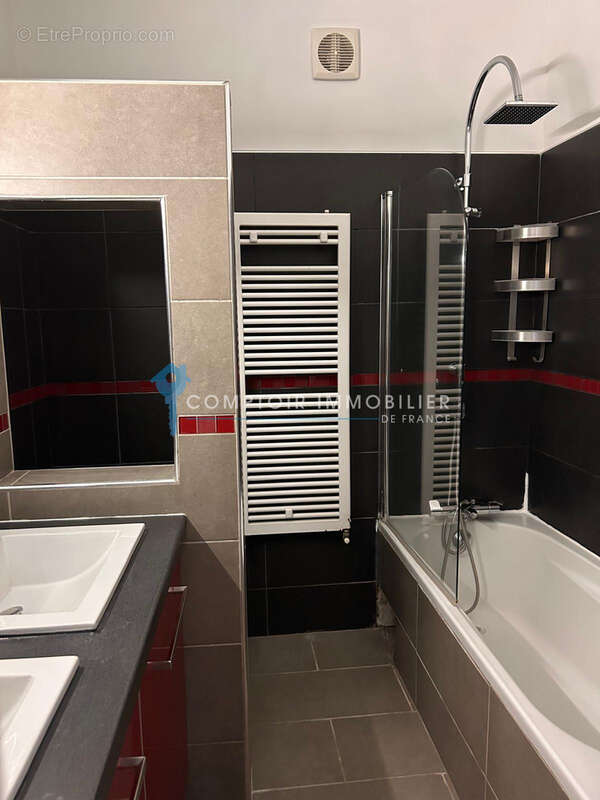 Vergèze 150 m de la gare , en exclusivité Maison de village de 136 m2 hab 5 chambres , piscine - photo 27