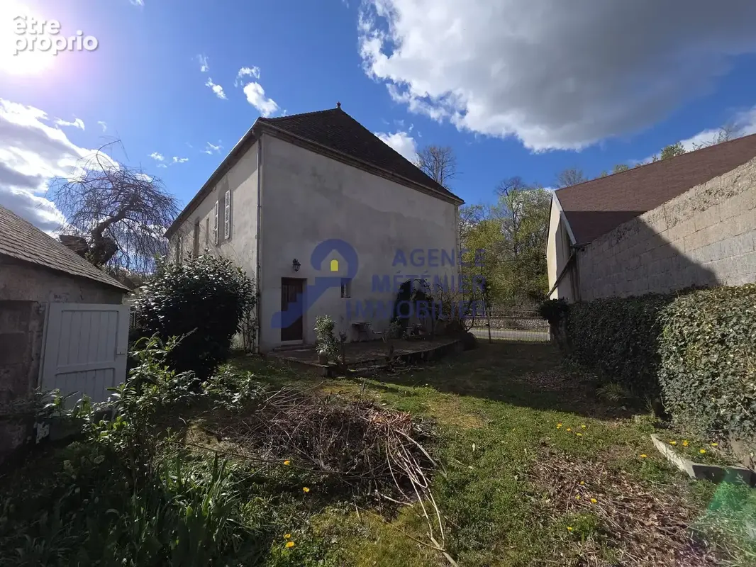 Photo Maison à Montaigu-Le-Blin au prix de 180 000€