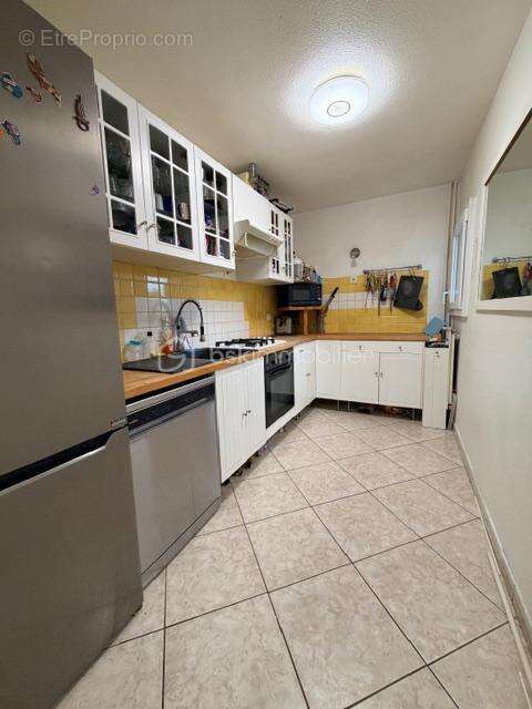 Appartement à SAVIGNY-LE-TEMPLE