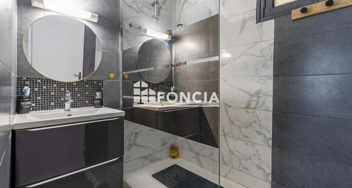 Appartement à MONT-SAINT-AIGNAN