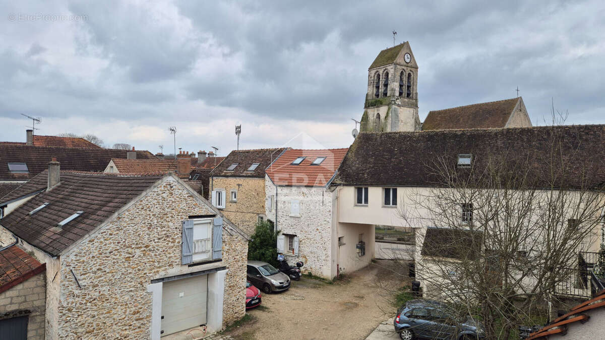 Appartement à COUBERT