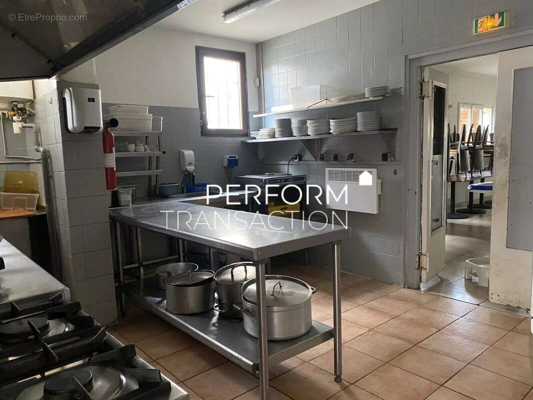 Commerce à CHAMP-SUR-DRAC