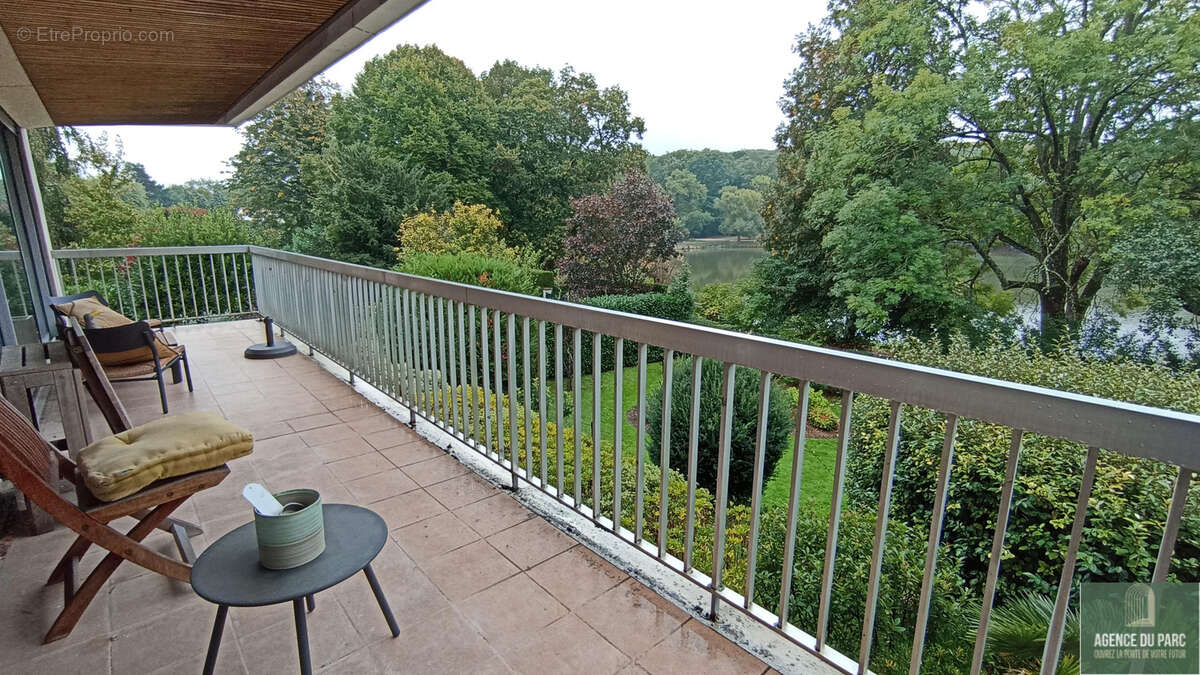 Appartement à VILLE-D'AVRAY