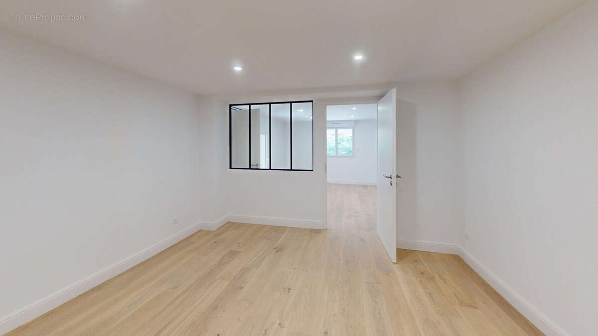 Maison à SAINT-CLEMENT-DE-RIVIERE